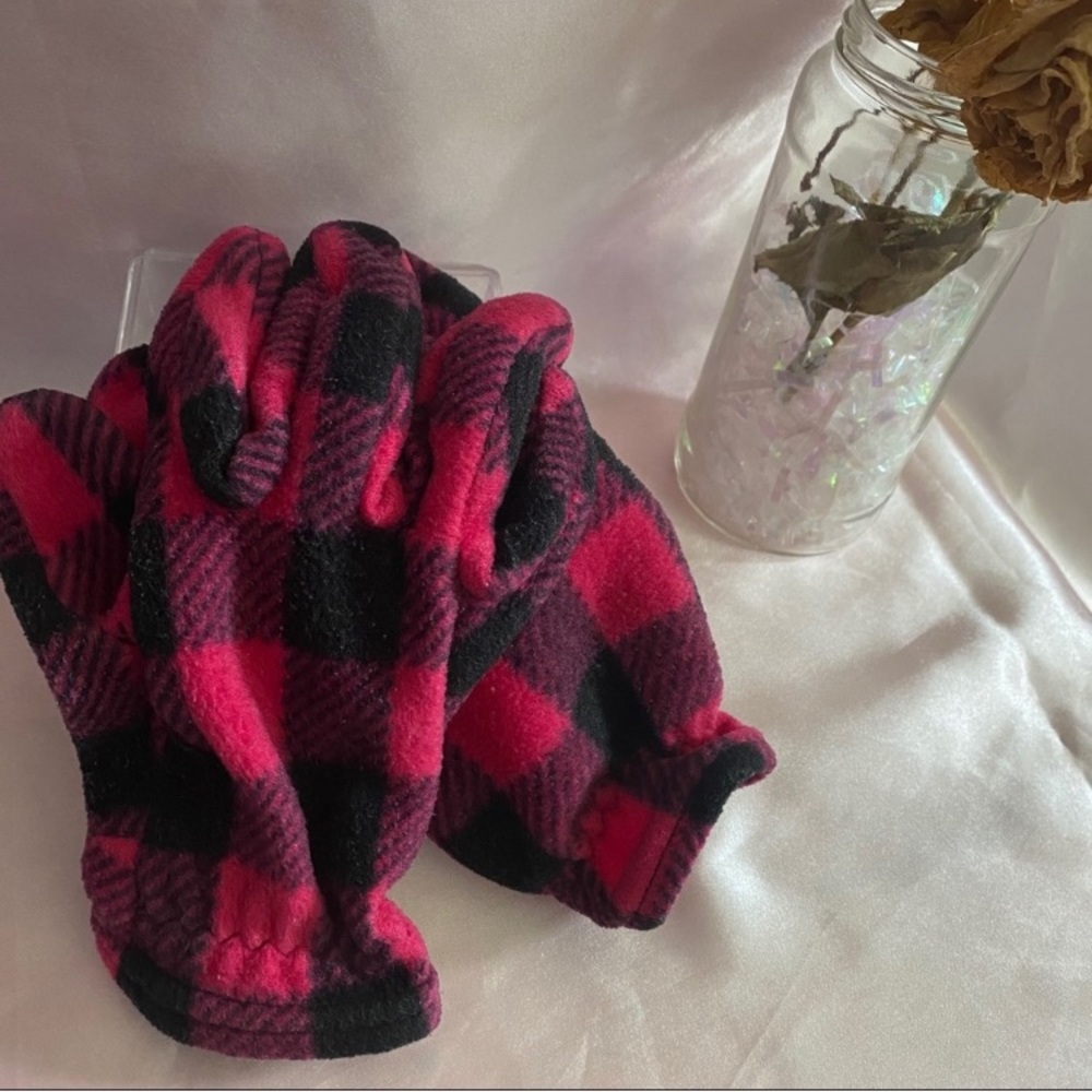 Pink plaid gloves - Picture 2 of 2